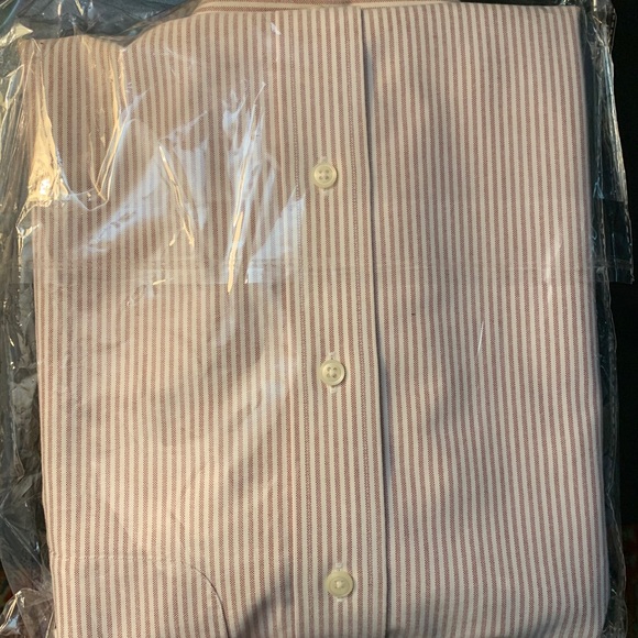 LL Bean Men’s short sleeve Shirt - 16.5” XL - Pink - Picture 3 of 3